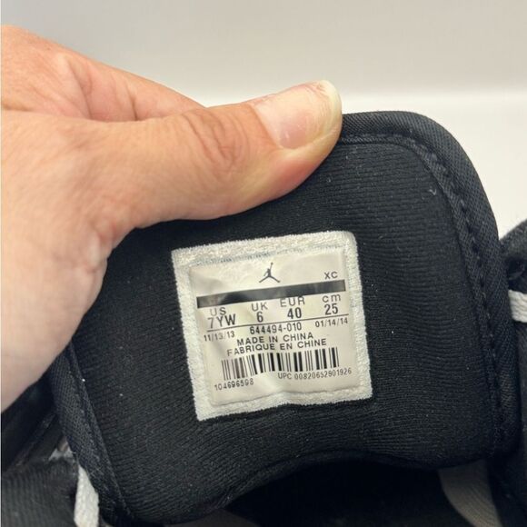 Nike Air Jordan 1 Retro 86 Pure Platinum Boys Size 7YW Black Rare - Picture 7 of 11